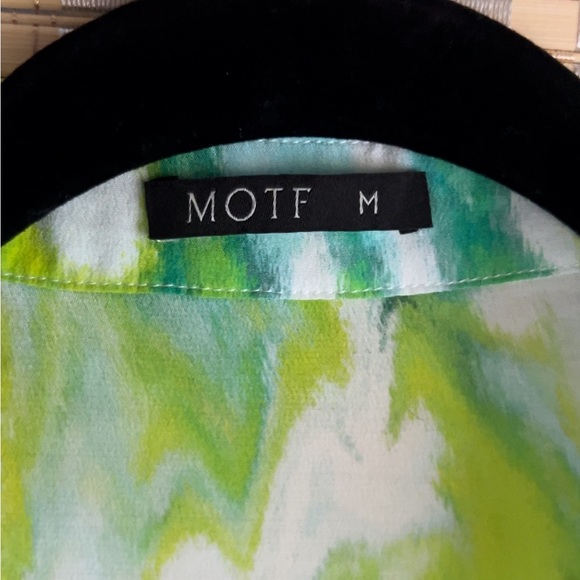**NWOT SIZE M** MOTF 100% silk BLOUSE workwear, button down, summer top - Picture 2 of 4